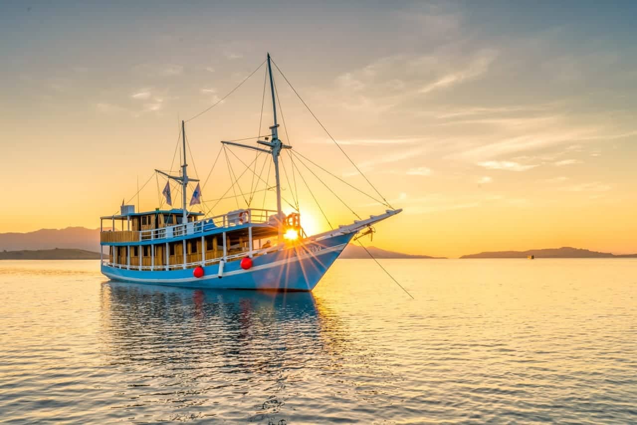 Experience a Great Vacation at Flores Sea